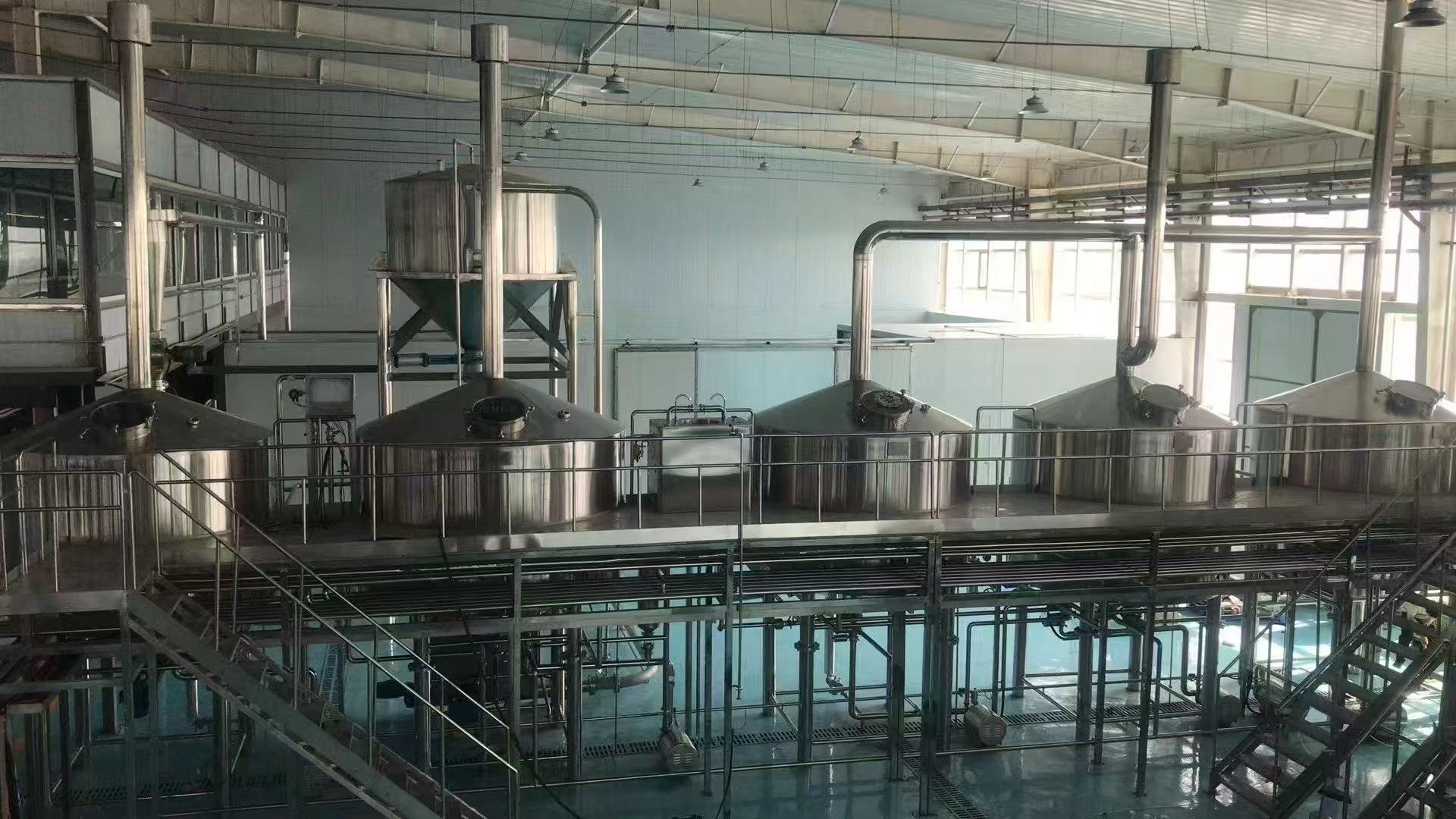 鹿泉精酿啤酒设备厂—精酿啤酒设备主要生产工艺与核心技术